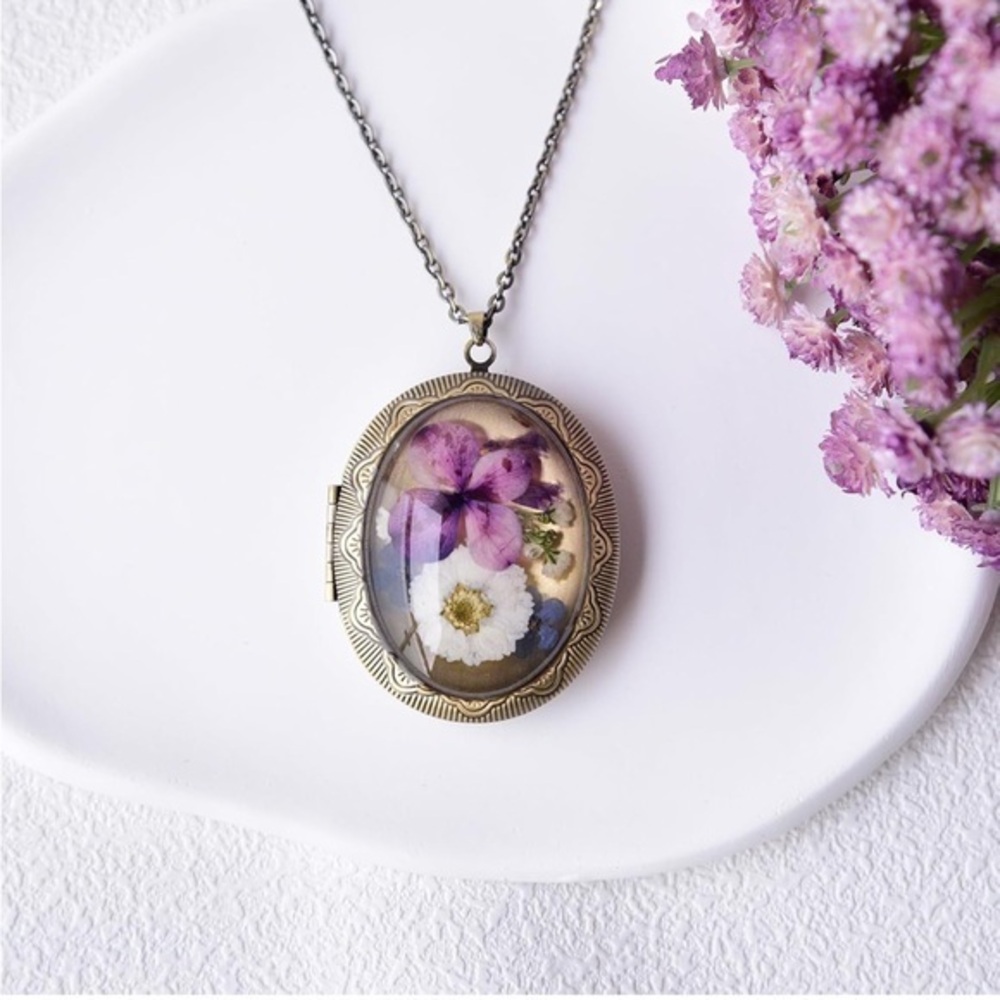 Bronze pressed flower oval locket pendant necklace